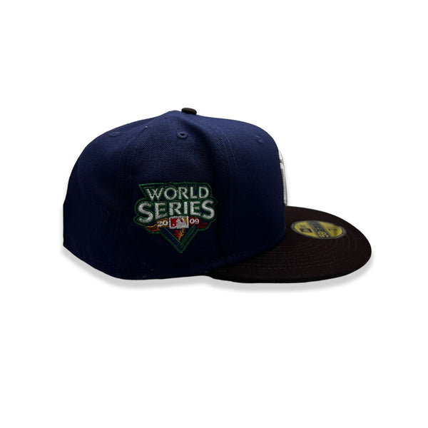 Sky Blue New York Yankees Statue of Liberty Curved Brim Gray Bottom 2009 World Series Side Patch New Era A-Frame 9FORTY Snapback