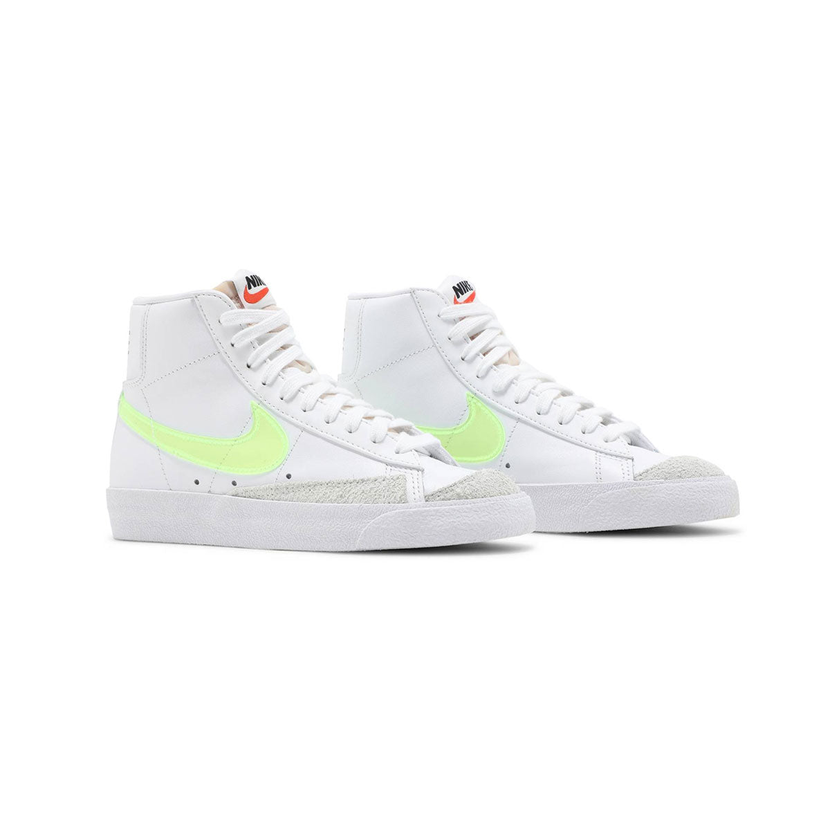 Nike Women's Blazer Mid '77 VNTG Essential