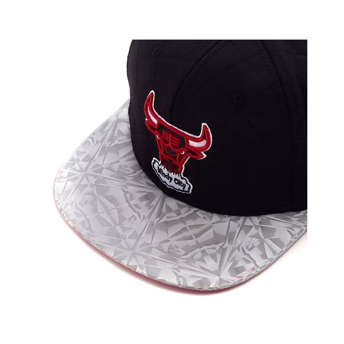 Mitchell & Ness Mens Diamond Base Chicago Bulls Snapback