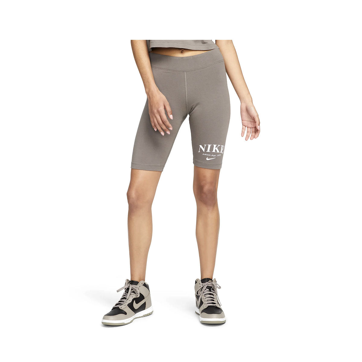 Nike Women's Mid-Rise Bike Shorts Cave