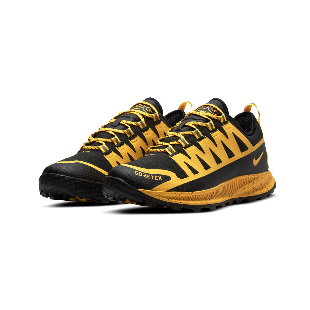 Nike Men's ACG Air Nasu Gore-Tex Trail Sneakers