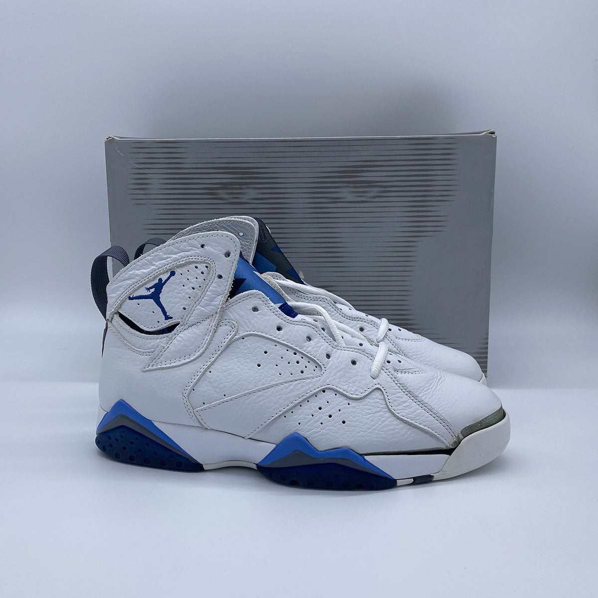 Air Jordan 7 Retro French Blue 2002 Release size 9.5 (New with DEFECT) - KickzStore