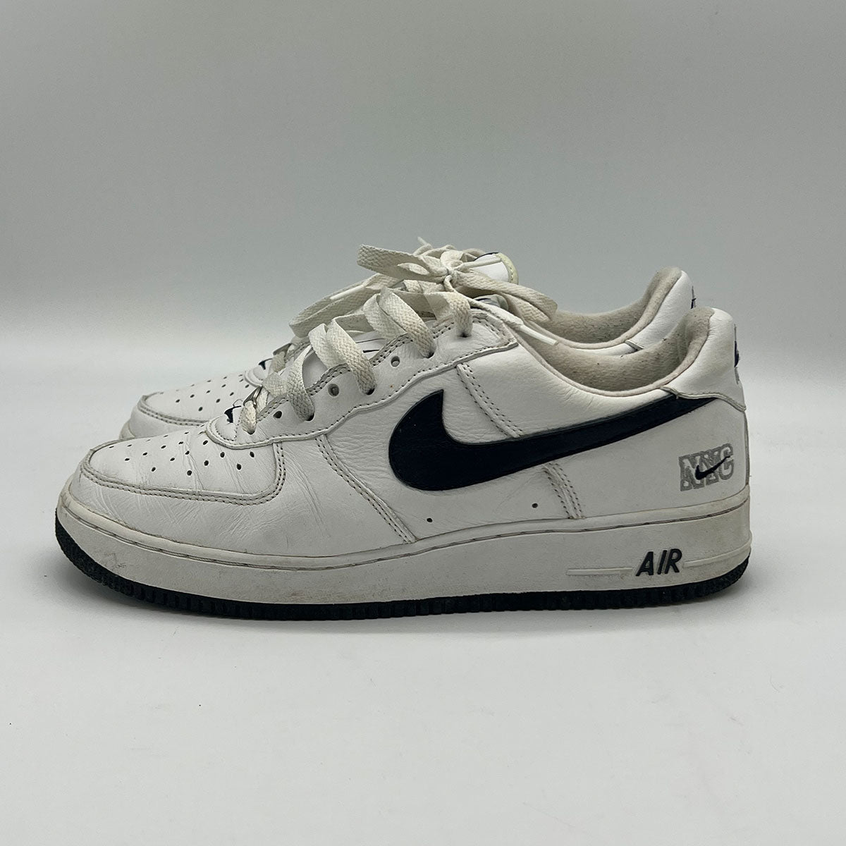 Nike Air Force 1 Low NYC White Obsidian size 10.5 (Pre-Owned) - KickzStore