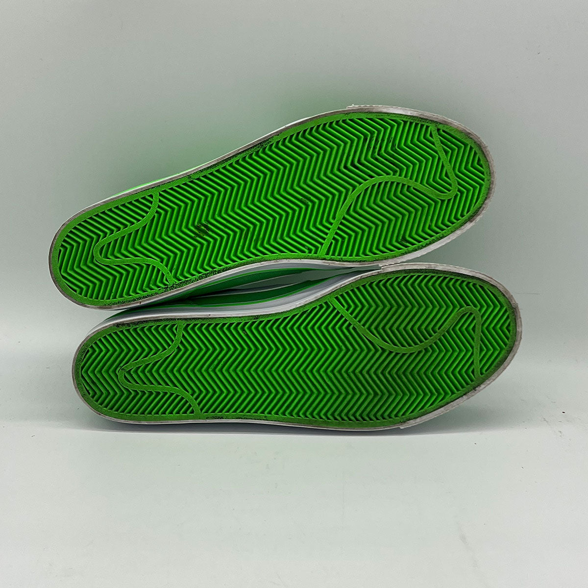 Nike Men's Toki Low TXT Green (Pre-Owned) SIZE 11 - KickzStore