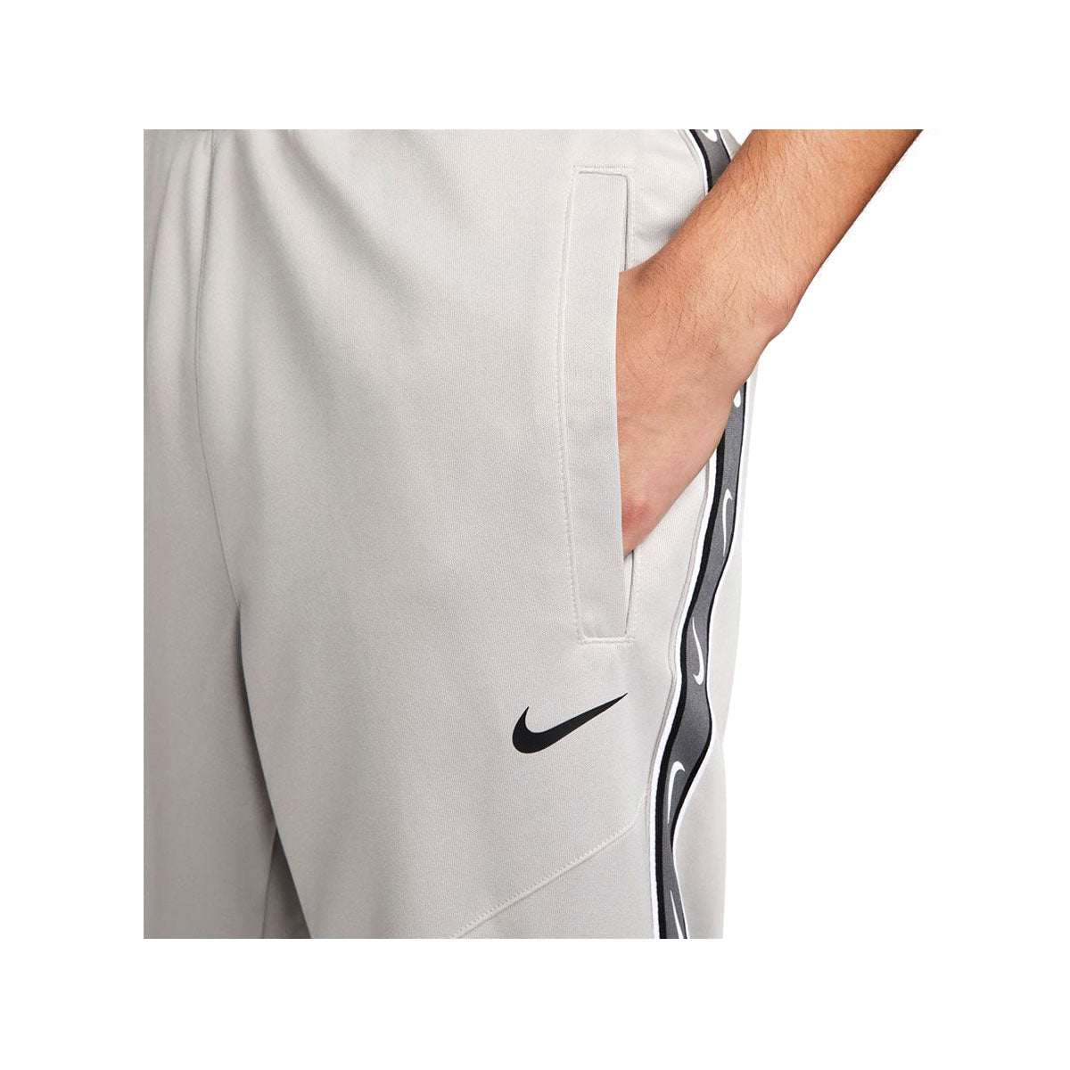 Nike Men's Sportswear Repeat Joggers - KickzStore